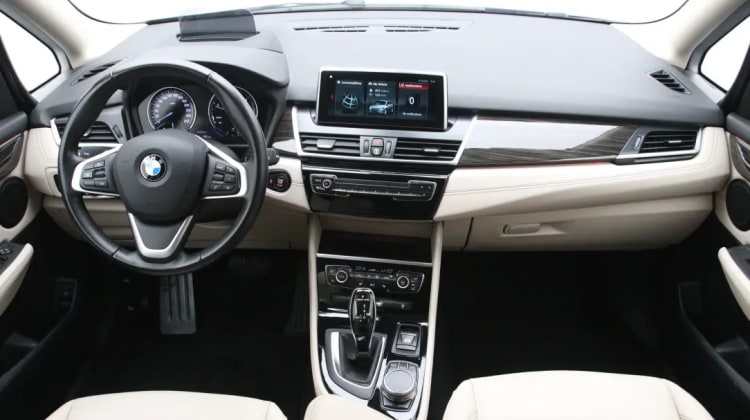 BMW 220