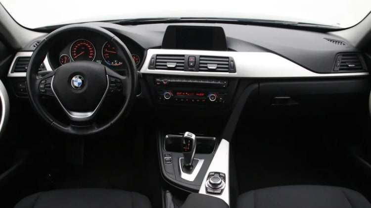BMW 320