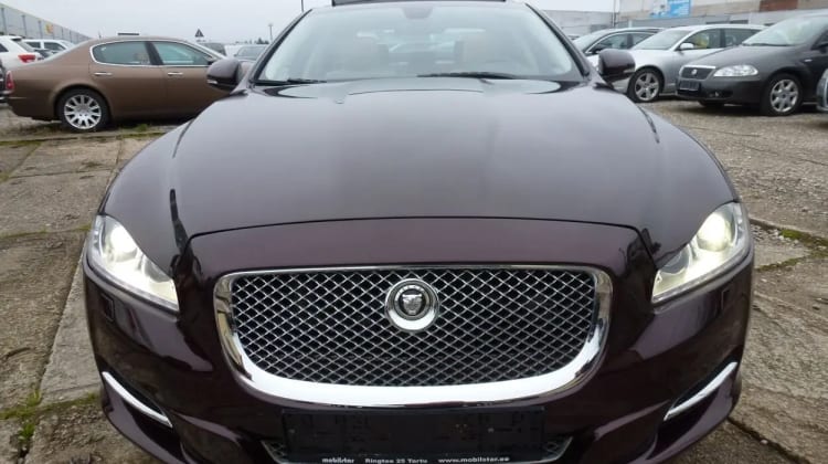 Jaguar XJ