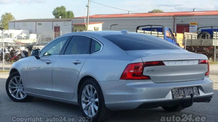 Volvo S90