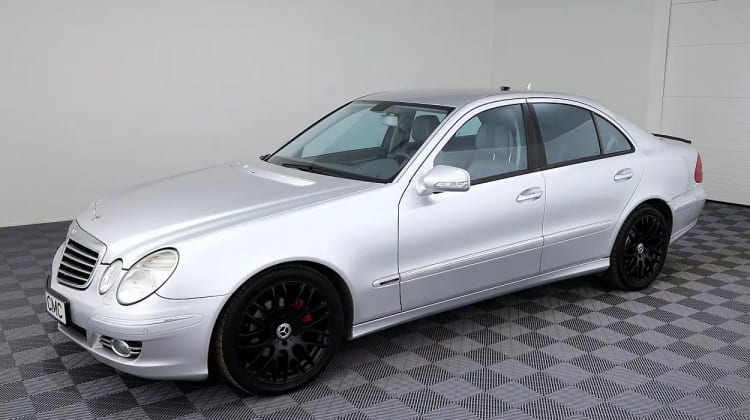 Mercedes-Benz E 320