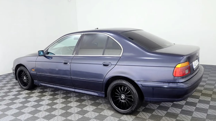 BMW 525