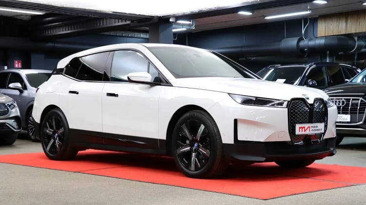 BMW iX
