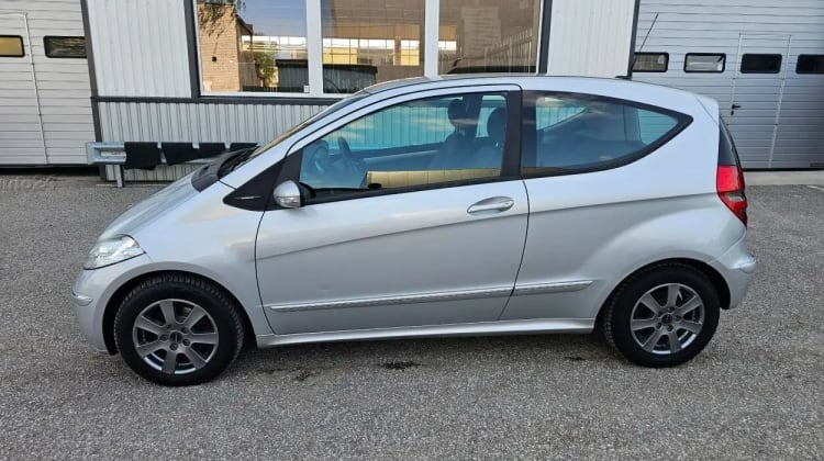 Mercedes-Benz A 180