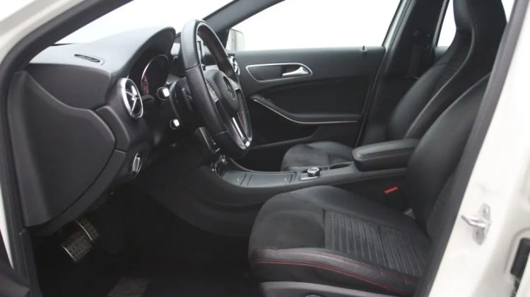 Mercedes-Benz GLA 220