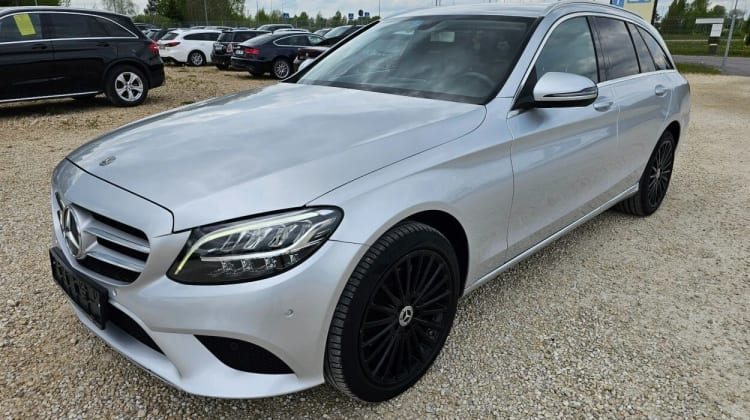 Mercedes-Benz C 220 preview