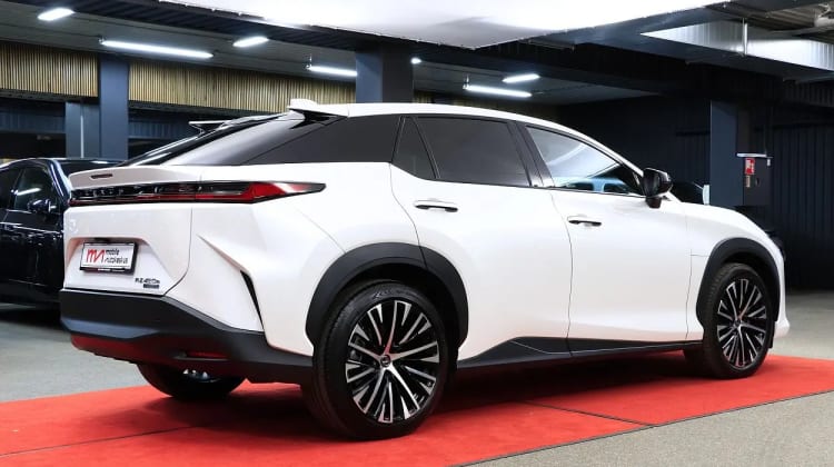Lexus RZ