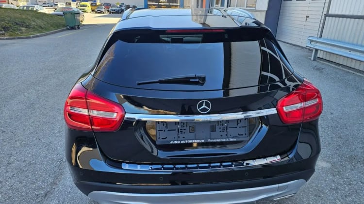 Mercedes-Benz GLA 200