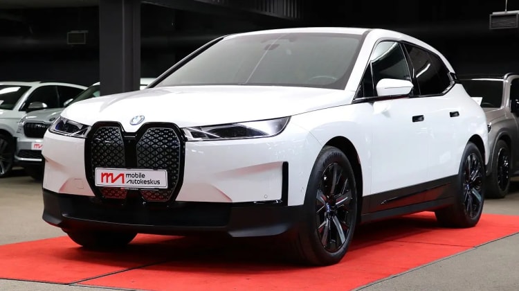 BMW iX