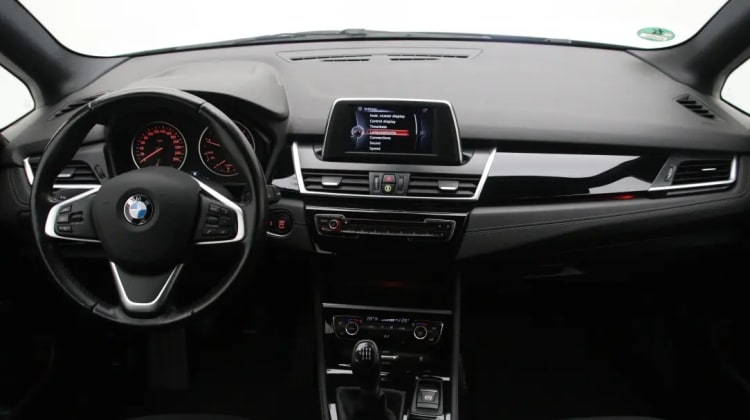 BMW 218