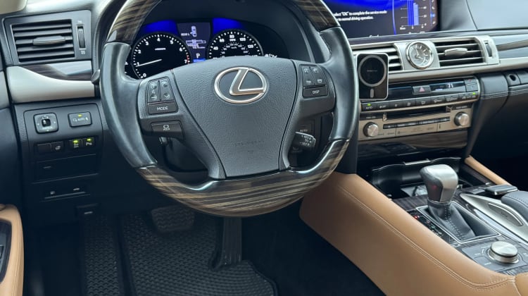 Lexus LS 460