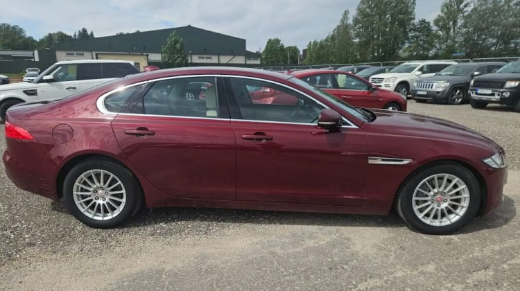Jaguar XF