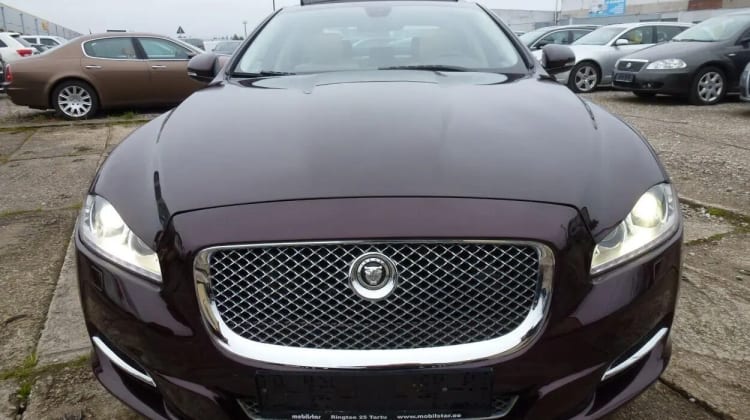 Jaguar XJ