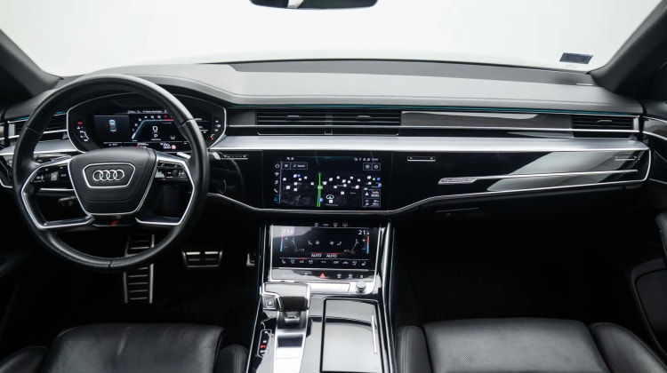 Audi S8