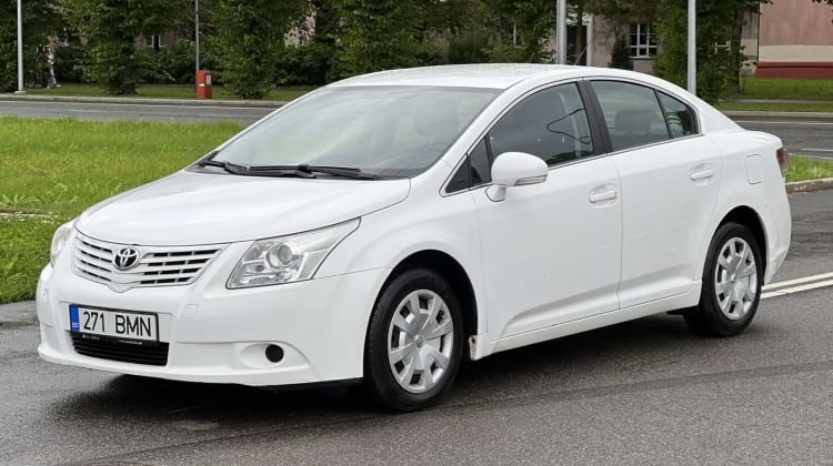 Toyota Avensis preview