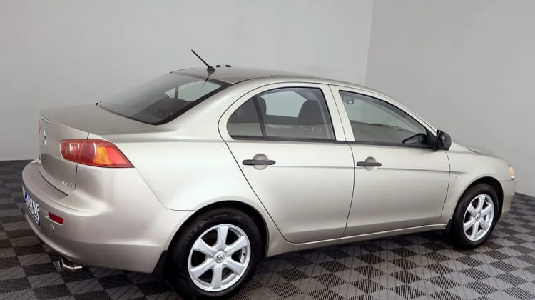 Mitsubishi Lancer
