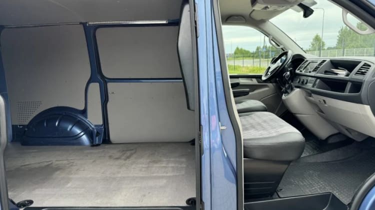 Volkswagen Transporter 12