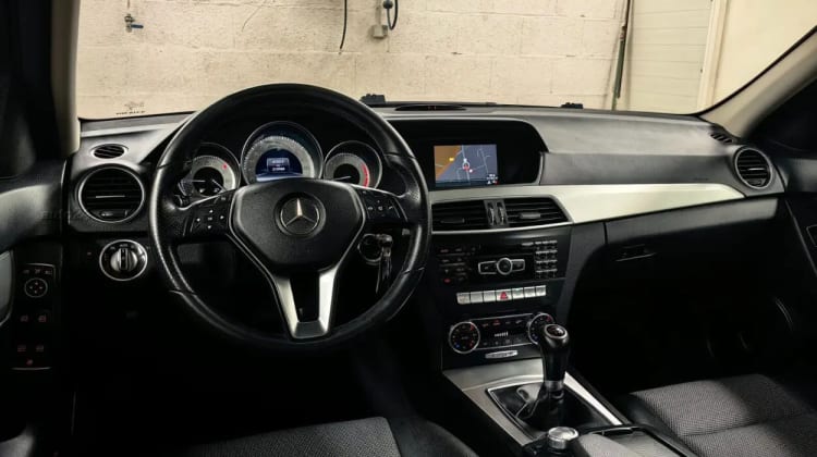 Mercedes-Benz C 200