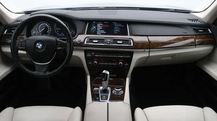 BMW 730