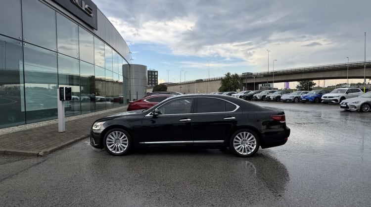Lexus LS 460