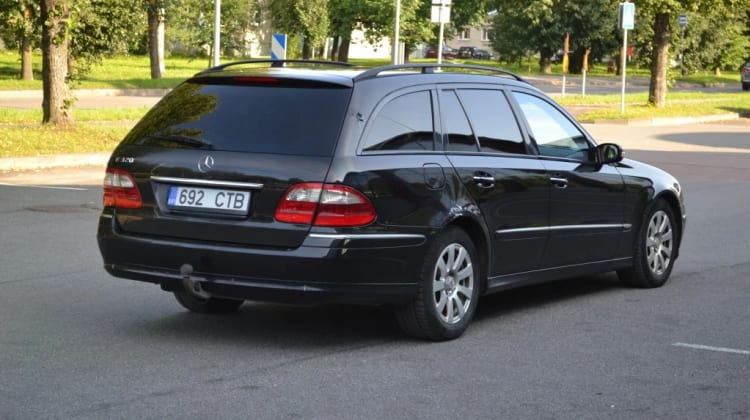 Mercedes-Benz E 320