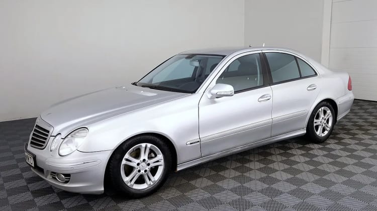 Mercedes-Benz E 220
