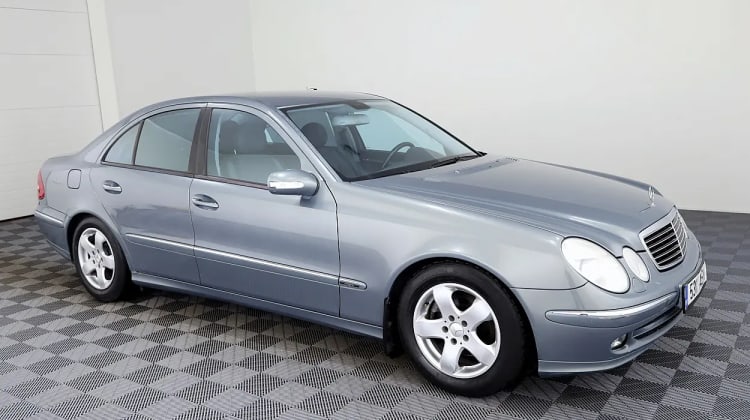 Mercedes-Benz E 200