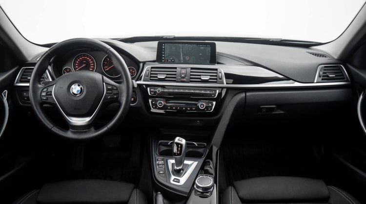 BMW 330