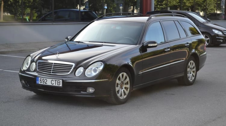 Mercedes-Benz E 320