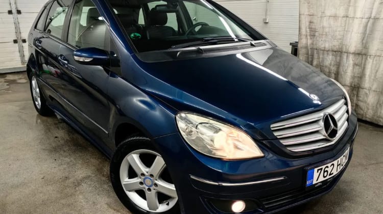 Mercedes-Benz B 180