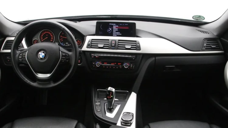BMW 320