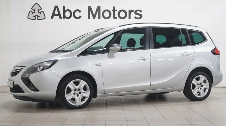 Opel Zafira Tourer preview