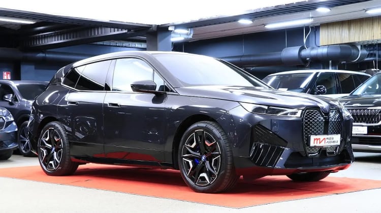 BMW iX preview