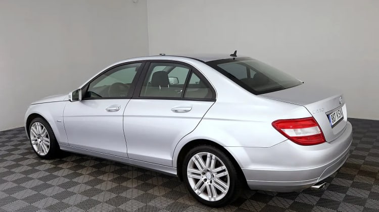 Mercedes-Benz C 220