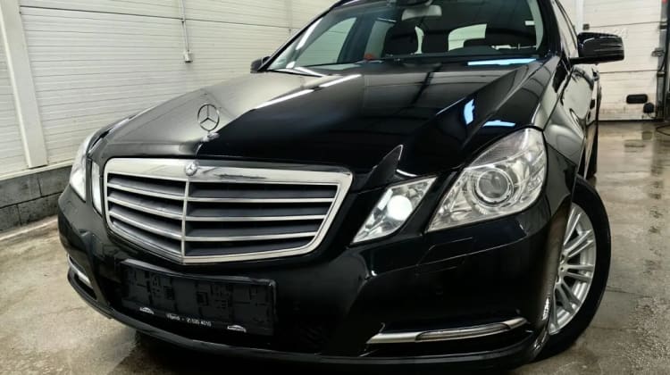 Mercedes-Benz E 220