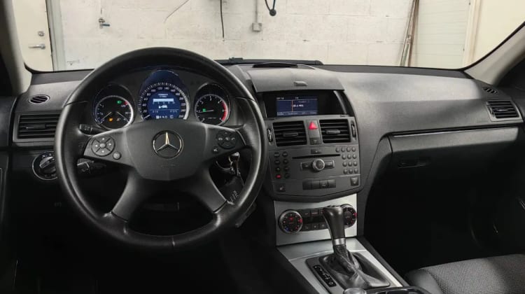 Mercedes-Benz C 220