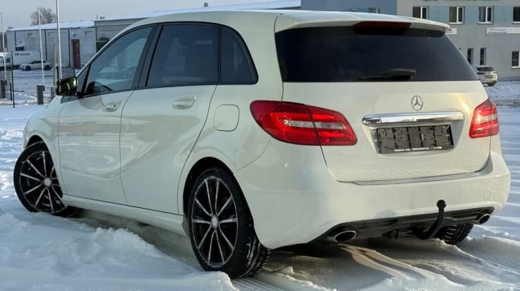 Mercedes-Benz B 200
