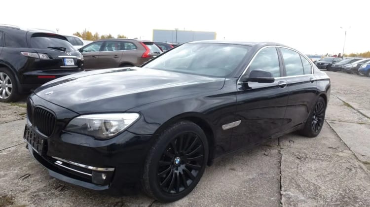 BMW 730 preview