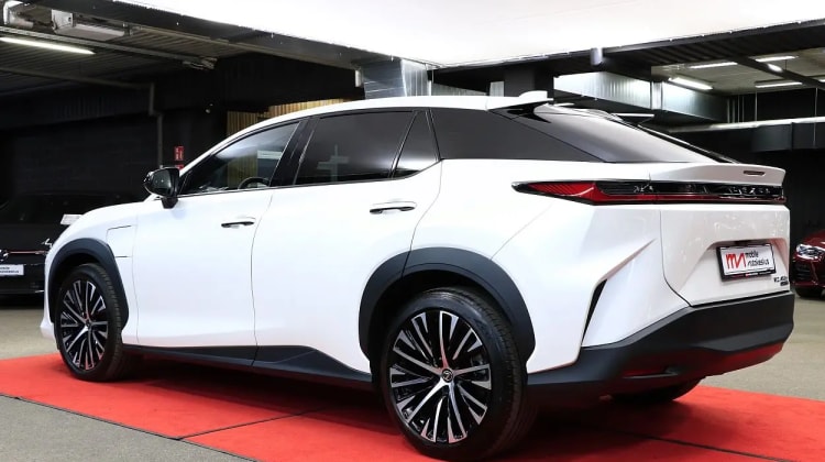 Lexus RZ