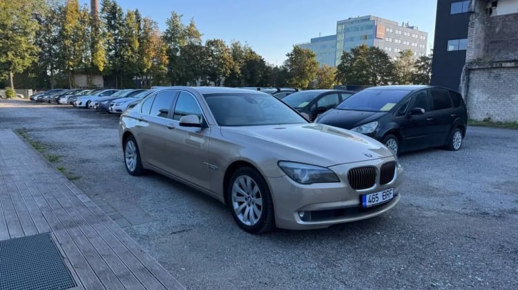 BMW 730