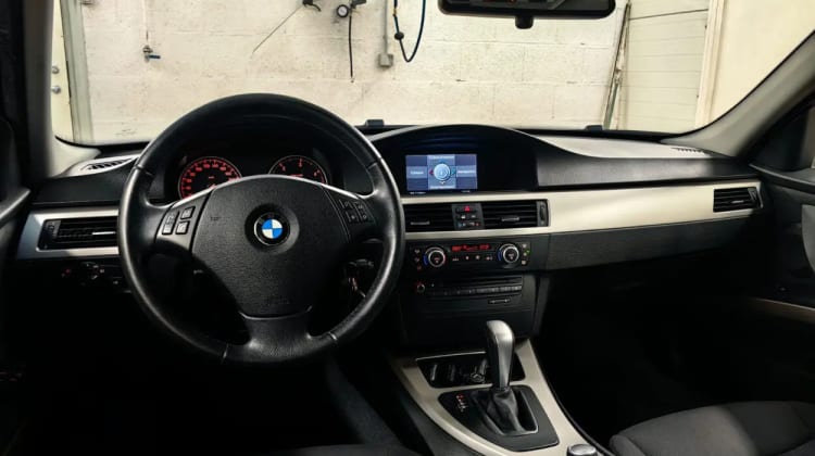 BMW 320