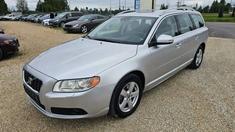 Volvo V70 preview