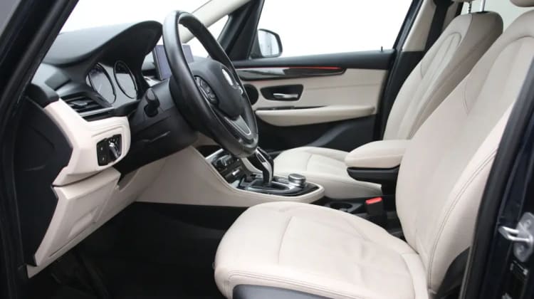 BMW 220