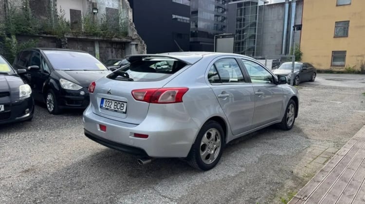 Mitsubishi Lancer