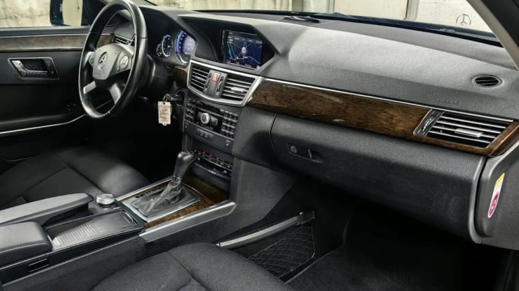 Mercedes-Benz E 220