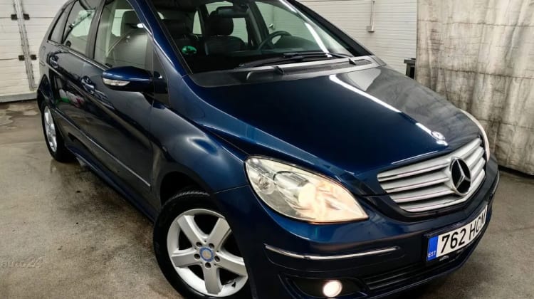 Mercedes-Benz B 180