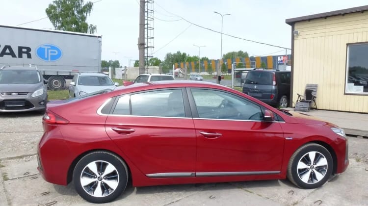 Hyundai IONIQ