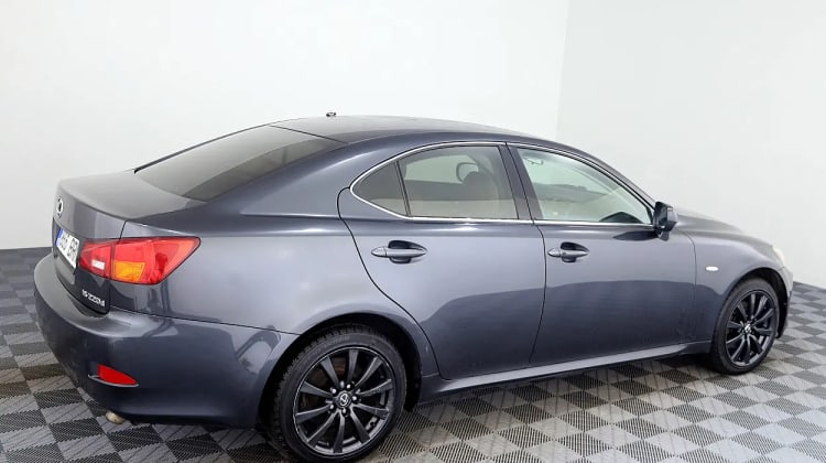 Lexus IS 220