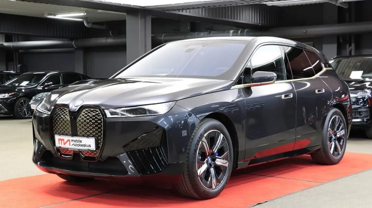 BMW iX