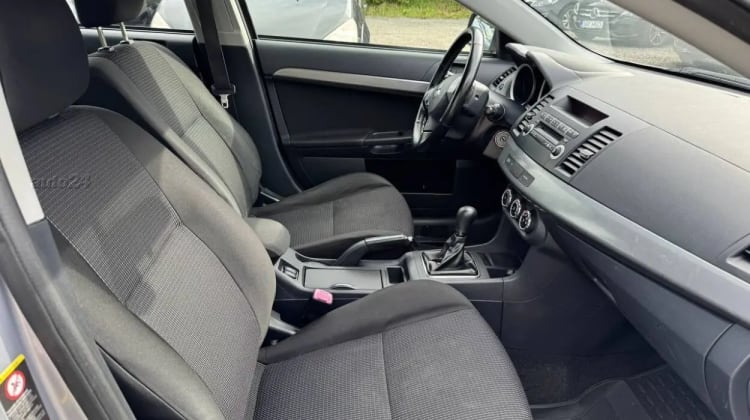 Mitsubishi Lancer